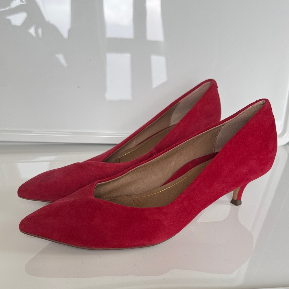 Vionic Red Suede kitten Heels